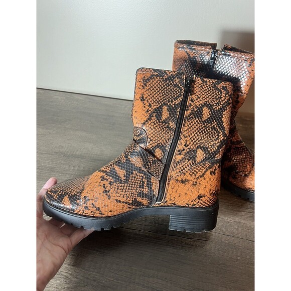 ASOS Animal Snake Print Heeled Combat Style Boots Womens Size 8 - Picture 2 of 12